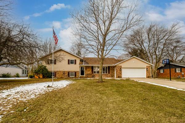 5200 Riverview Drive, Coloma, MI 49038