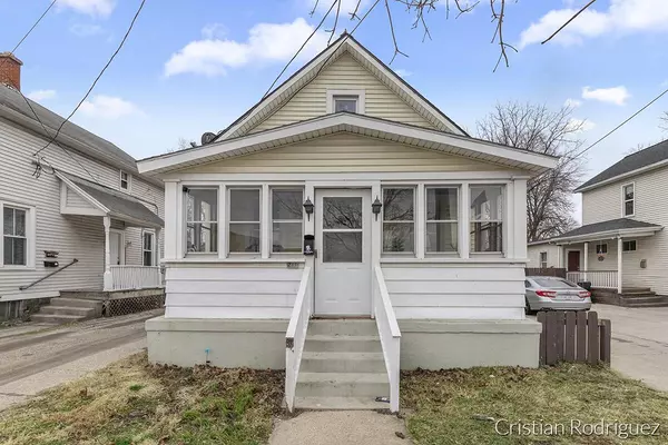 211 Seward NW Avenue, Grand Rapids, MI 49504