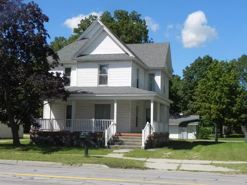 202 W Delaware Street, Decatur, MI 49045