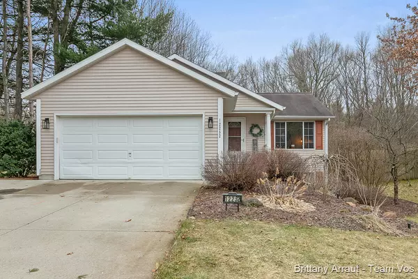 12252 Holmden NE Drive, Rockford, MI 49341