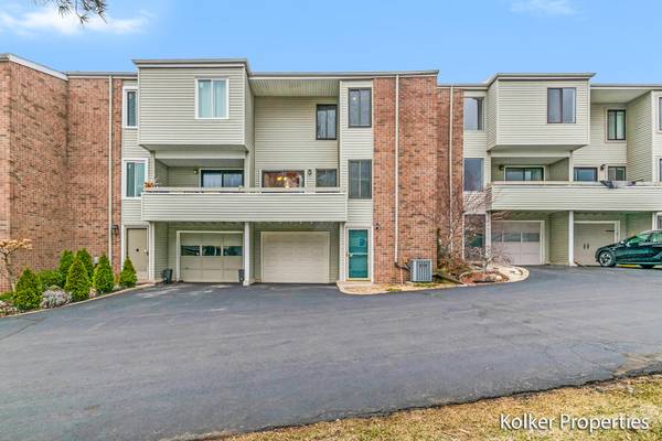 6221 Acropolis SE Drive, Grand Rapids, MI 49546