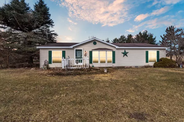 8775 Wyman Road, Edmore, MI 48829