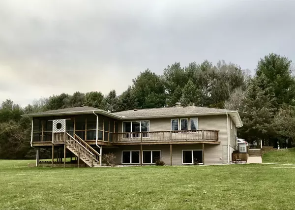 68541 Crooked Creek, White Pigeon, MI 49099