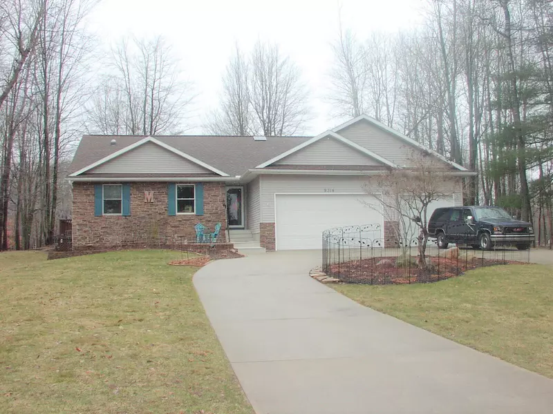 9314 Club House W Drive, Stanwood, MI 49346
