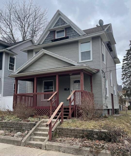 33 Fitzhugh SE Avenue, Grand Rapids, MI 49506