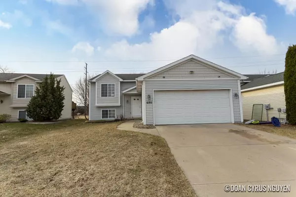 690 Silver Brook SE Drive, Grand Rapids, MI 49548