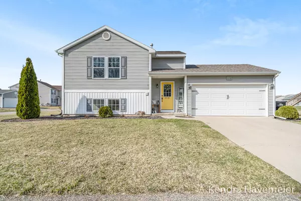 11720 E BEAR MEADOWS SE Drive, Alto, MI 49302