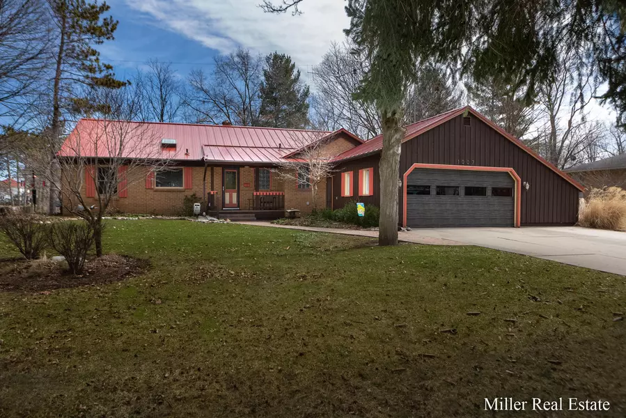 1007 S Michigan Avenue, Hastings, MI 49058