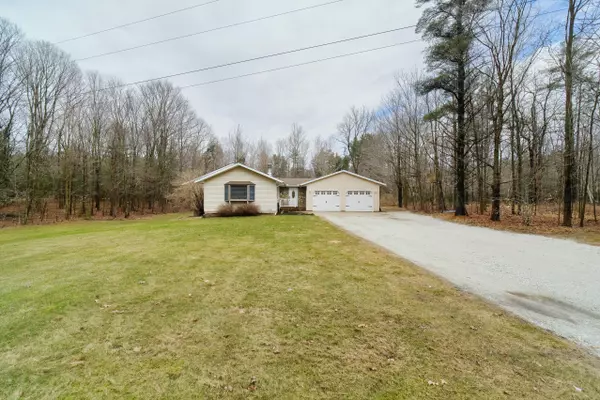 8264 Flower Creek Road, Montague, MI 49437