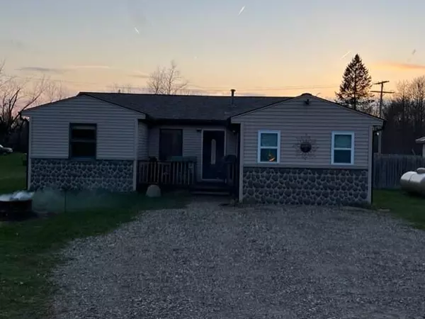 67848 Ottawa Drive, Sturgis, MI 49091