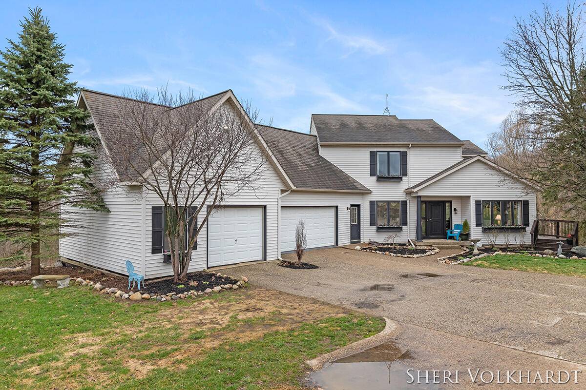 5475 Shawkoto NE Trail, Belmont, MI 49306
