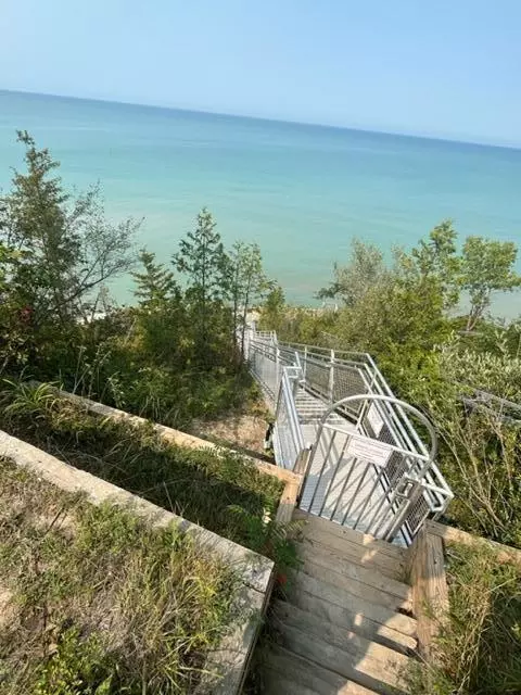 South Haven, MI 49090,E Beach Drive