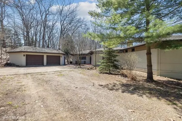 Coloma, MI 49038,3900 Valley Path