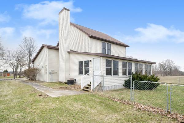 11899 N Newcosta Avenue, Paris, MI 49338