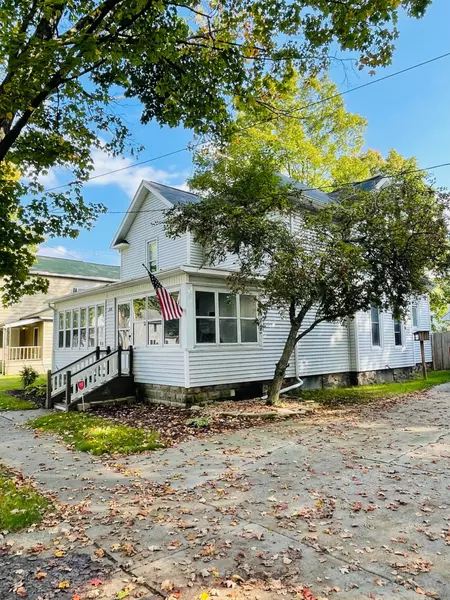 315 W Burr Oak Street, Centreville, MI 49032