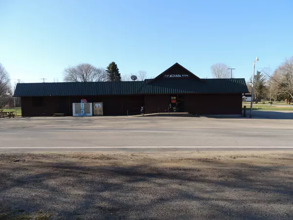 Fennville, MI 49408,6586 122nd Avenue