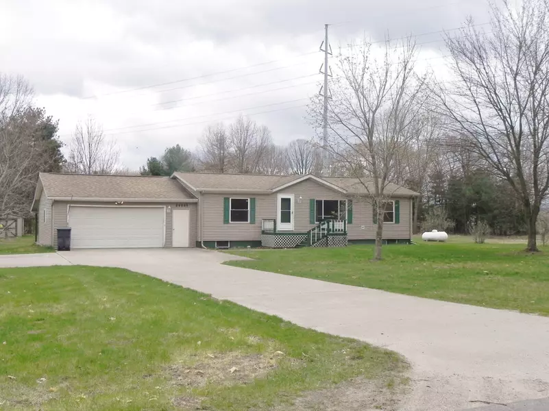 84969 42nd Street, Decatur, MI 49045