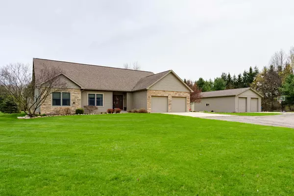 10690 N 45th Street, Augusta, MI 49012