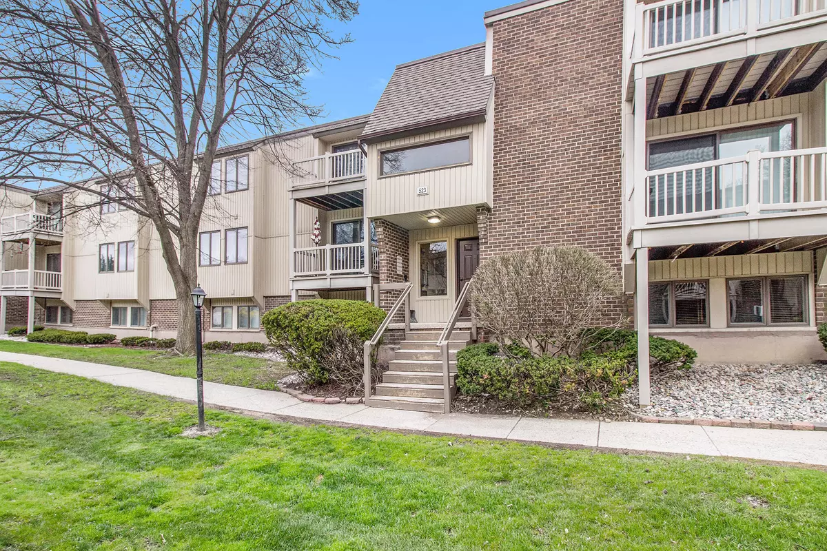 East Lansing, MI 48823,523 Bainbridge Drive #45