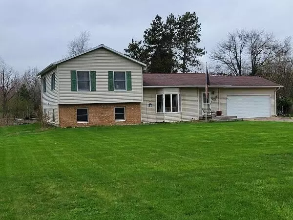 12657 Patricia Avenue, Grant, MI 49327