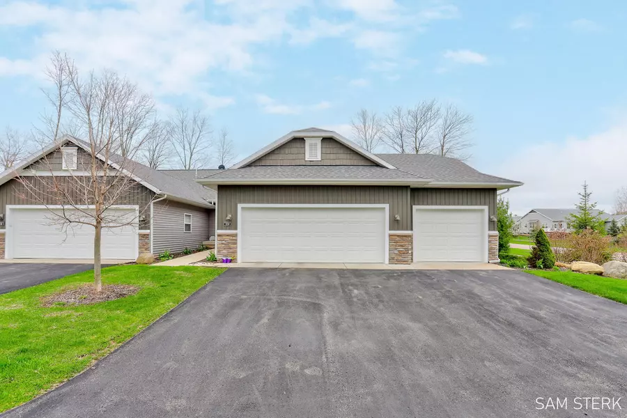 2230 Creek Circle SW Drive, Byron Center, MI 49315