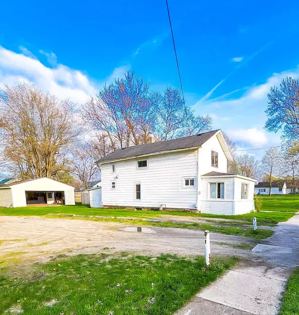 107 S WOOD Street, Hudson, MI 49247