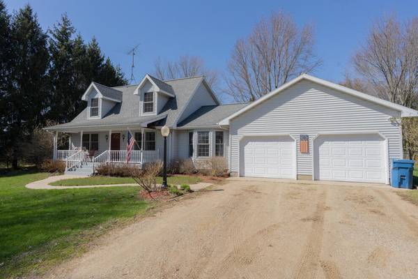 59594 County Road 378, Bangor, MI 49013