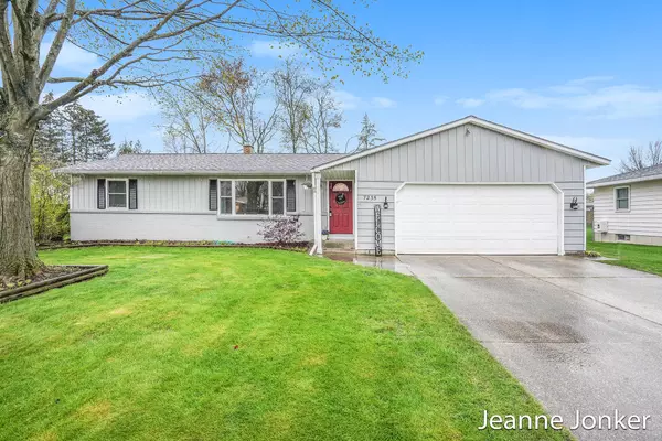 7235 Roselane Avenue, Jenison, MI 49428