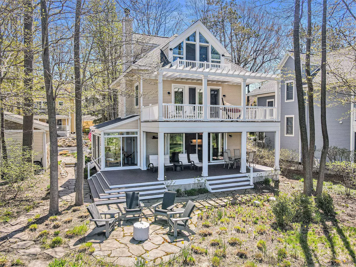 South Haven, MI 49090,76616 Fieldstone Circle