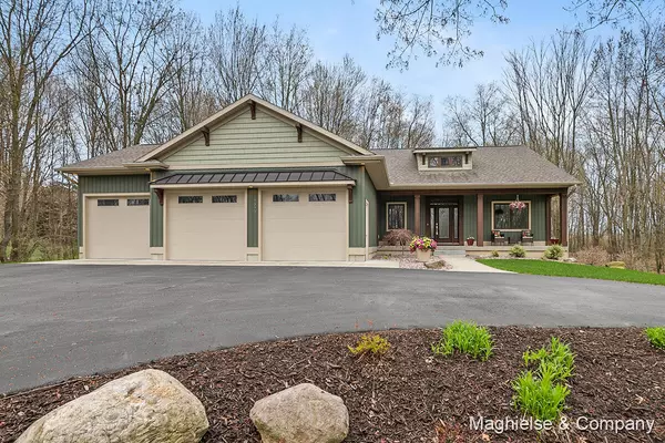 7222 Bucklake Woods SE Drive, Alto, MI 49302