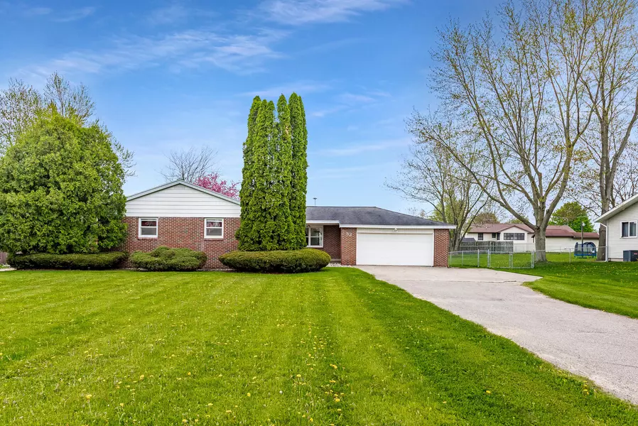 52 Henry Street, Coopersville, MI 49404