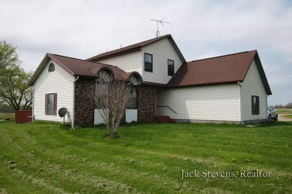 2636 S Swanson Road, Ravenna, MI 49451