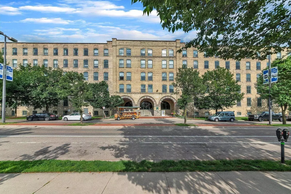 Grand Rapids, MI 49503,940 Monroe NW Avenue #334