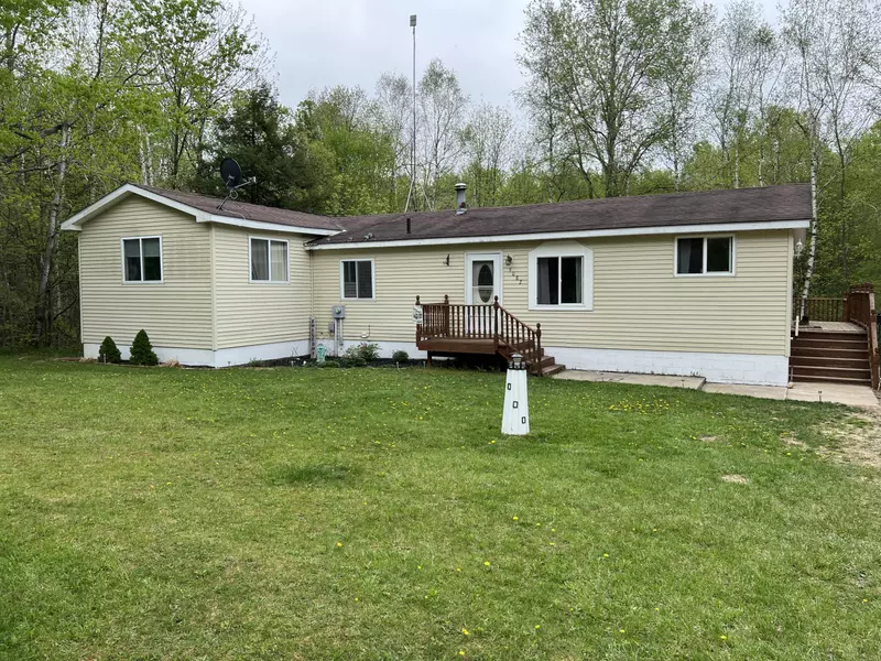 9082 Pontiac Trail, Evart, MI 49631