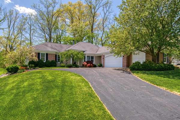 7882 Autumn Woods SE Drive, Ada, MI 49301