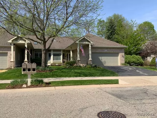 2007 Lamberton Creek NE Lane, Grand Rapids, MI 49505