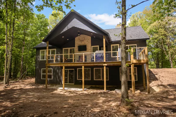 West Olive, MI 49460,16018 Warren Drive