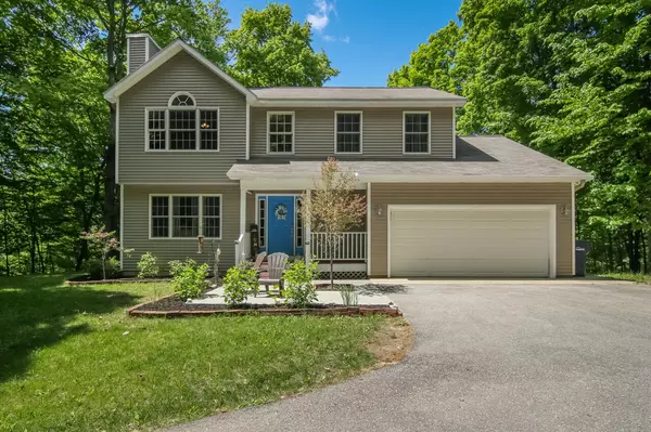 8586 Fairway Drive, Beulah, MI 49617