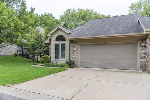 2306 Oakland Ridge Drive, Kalamazoo, MI 49008