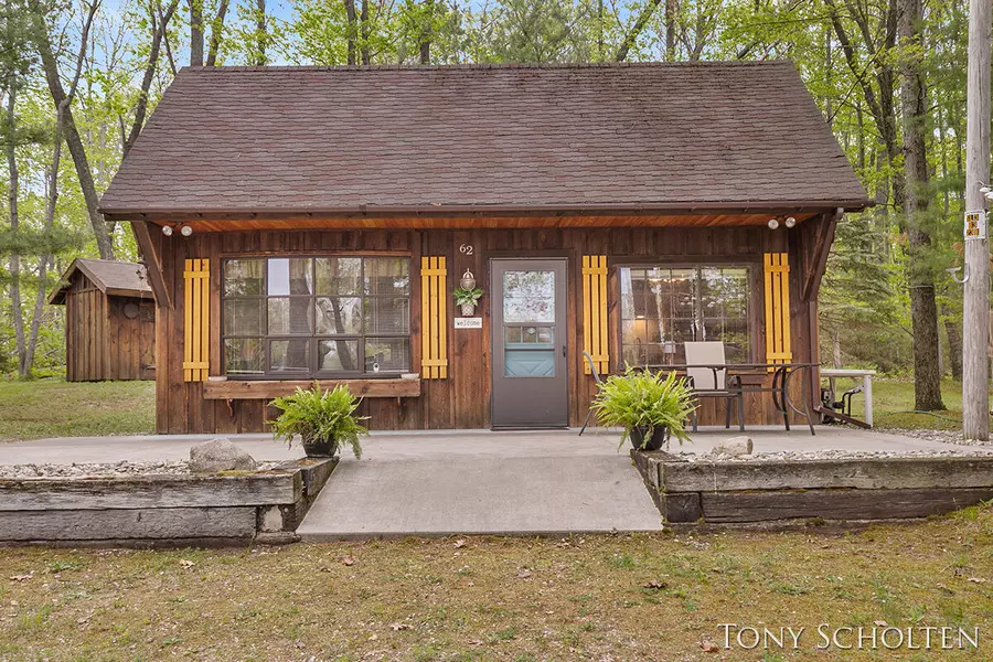 10010 Basford Lk Drive, Baldwin, MI 49304