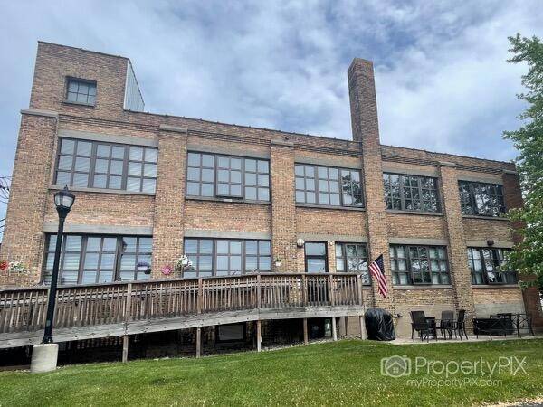 Grand Haven, MI 49417,633 ELLIOTT Avenue #11