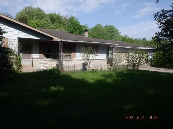 11682 CR 681, Grand Junction, MI 49056