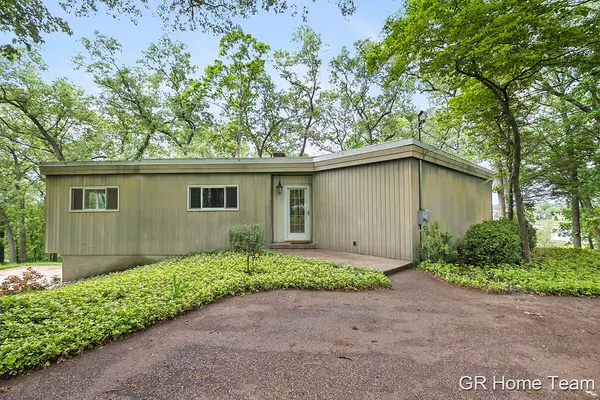 3143 Dorais NE Drive, Grand Rapids, MI 49525