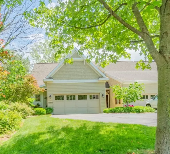 17530 N Fruitport Road, Spring Lake, MI 49456