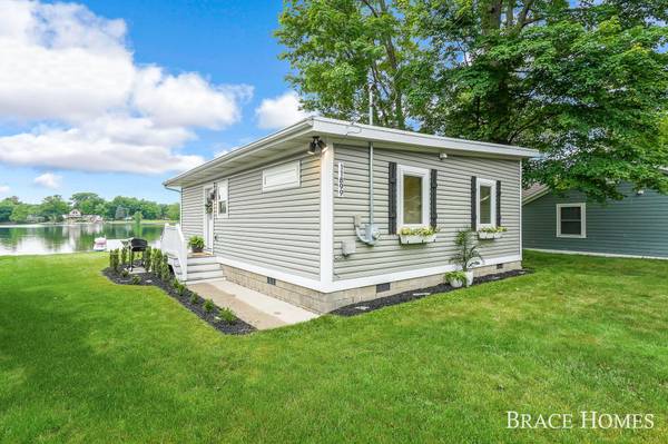 11899 Stauffer NE Drive, Sparta, MI 49345