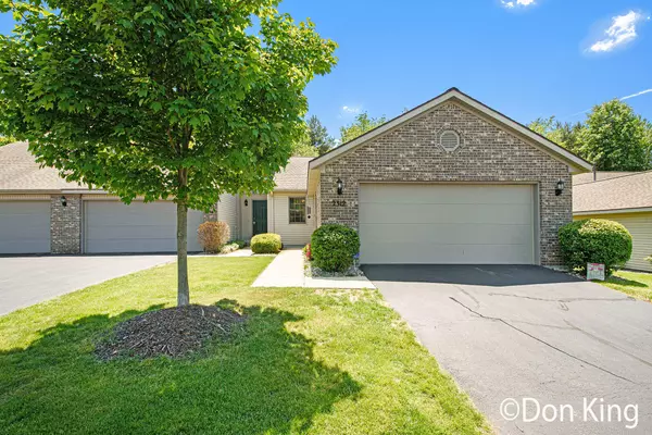 2312 S Highland View SE Circle, Grand Rapids, MI 49506