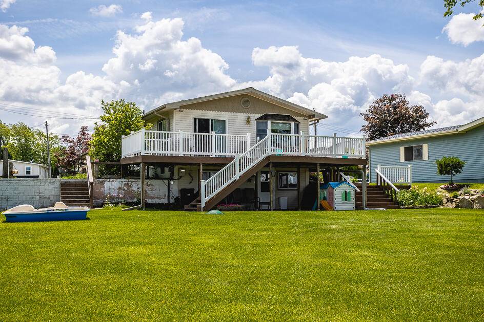 104 Hilltop Court, Brooklyn, MI 49230