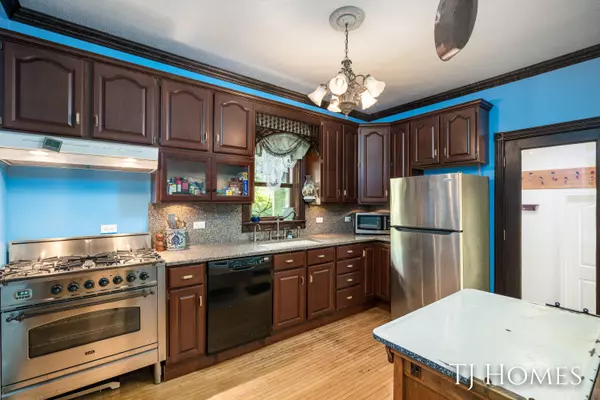 Marshall, MI 49068,106 N Sycamore Street
