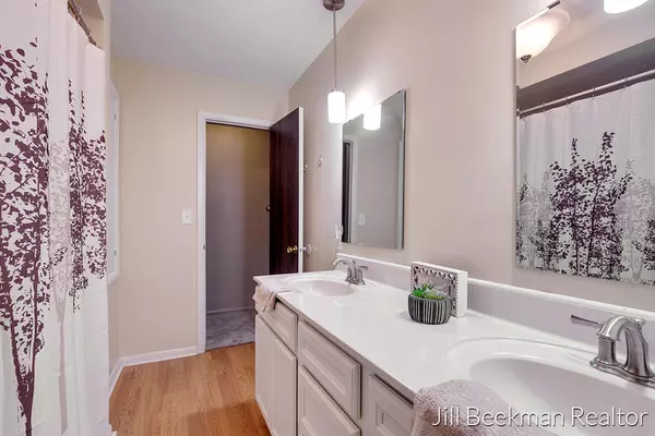 Fruitport, MI 49415,175 W Maple Street