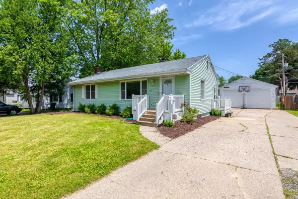 Lansing, MI 48911,3017 S Deerfield Avenue